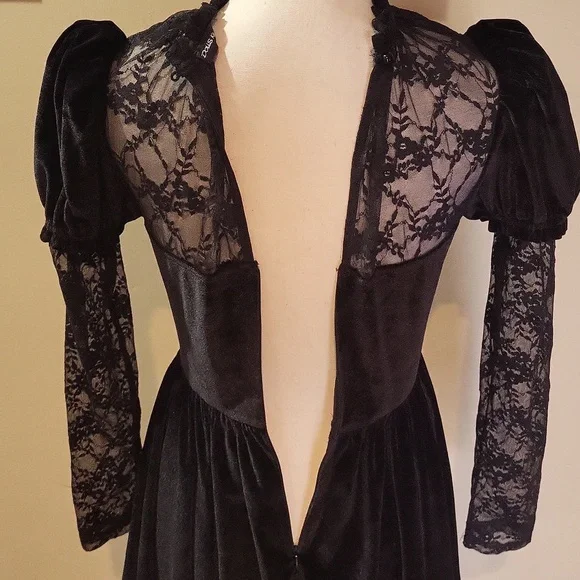 Dolls Kill x Wizard Of Oz Dress - Picture 12 of 15